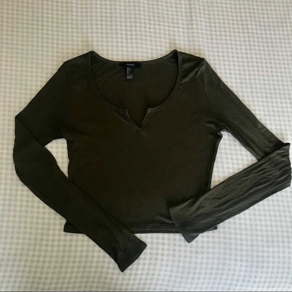 Forever 21 Cropped Ling Sleeve Tee